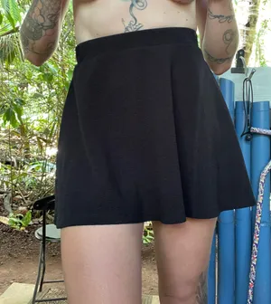 Simple Black Mini Skirt thumbnail 1