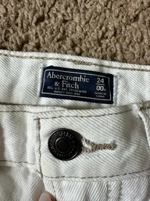 Abercrombie High-Rise Jeans thumbnail 4