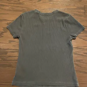 Old Navy Women's Charcoal Short Sleeve Tee thumbnail 5