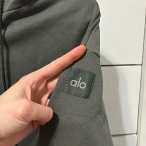 Alo Yoga Full Zip Sweatshirt Green thumbnail 4