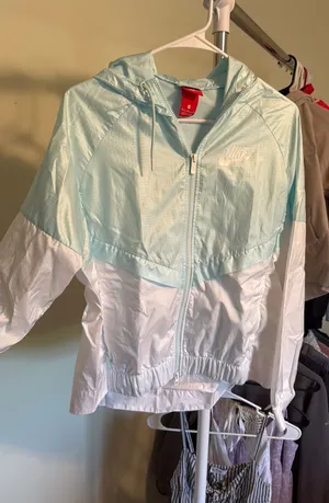 Nike Windbreaker thumbnail 1