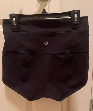 LULULEMON 🍋 Vintage Women’s High-Rise Athletic Shorts Black Size 6 Back Logo thumbnail 1