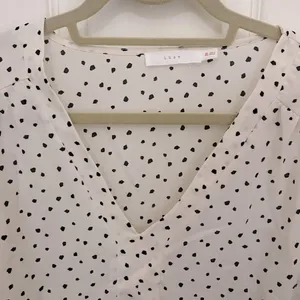 LUSH Abstract Polka Dot Tie Sleeve Sheer V-Neck Blouse thumbnail 2