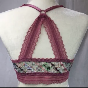 Victoria's Secret NWT Lace Bralette thumbnail 3