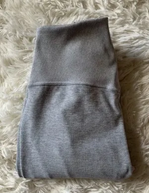 Alo Yoga Gray Ribbed Goddess Leggings thumbnail 2