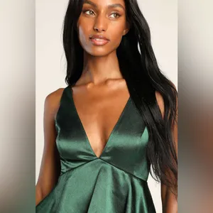 NWT Lulus Tiers of Joy Emerald Green Satin Tie- Back Tiered Mini Dress thumbnail 3