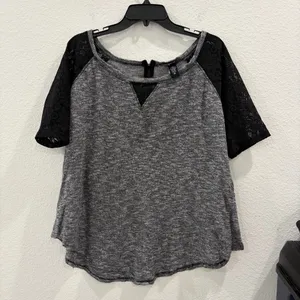 Torrid Heather Gray & Black Lace Raglan Sleeve Tee Back Zip - Size 00 (10) thumbnail 1