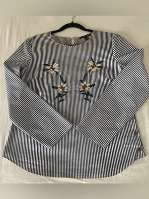Como Black Striped Embroidered Floral Blouse - Size M thumbnail 2