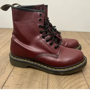 Maroon Leather thumbnail 1