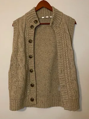 Uniqlo Women 6 Sleeveless Cardigan Vest Cable Knit Button Up‎ Grandpa Chunky thumbnail 1