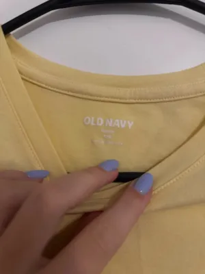 Old navy top thumbnail 3