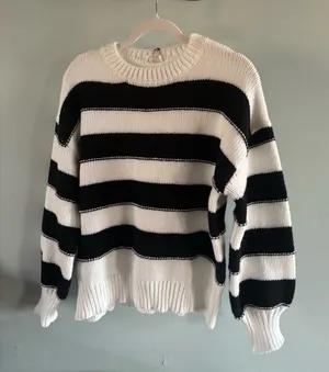 Le Lis Sweater thumbnail 1
