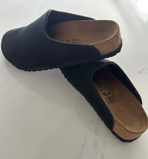 Birki's Birkenstock Clog Slip On Mule in Black size 39 women’s 8 thumbnail 1