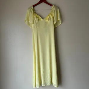 Lulu's Butter Yellow Flutter Sleeve Midi Dress Size Small thumbnail 5