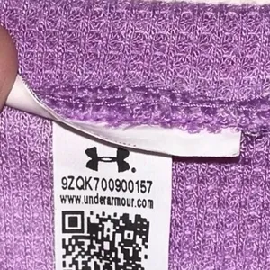 Under Armour Purple Long Sleeve Athletic‎ Top XS Fitted HeatGear thumbnail 3