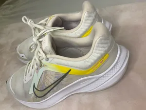 Women's Nike Quest 5 Premium Womens Shoes Size 8.5 thumbnail 4