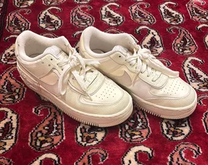 Nike Shoes thumbnail 1