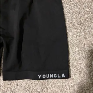 YoungLA Women’s Black Bodysuit Shorts Scrunch Size Medium EUC Seamless Core thumbnail 3