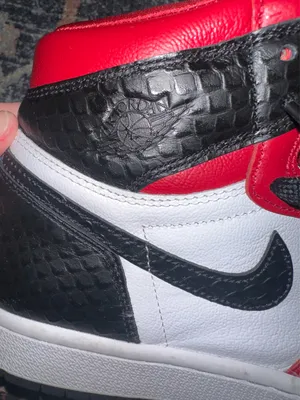 Jordan 1 high Chicago snake skin thumbnail 2