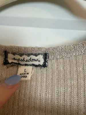 Eyeshadow Button side top thumbnail 3