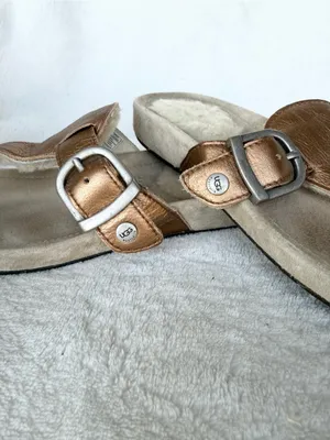 UGG Gypsy Patent Leather Flip Flop Sandal Gold Size 6 Womens thumbnail 9