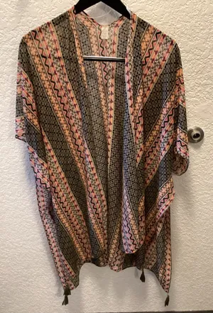 Cato Pink and Olive Patterned Open-Front Kimono Shrug thumbnail 1