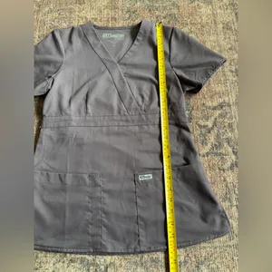 Grey's Anatomy by Barco Riley 3-Pocket Mock Wrap V-Neck Top Size XS thumbnail 6