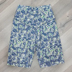 Offline Aerie Floral‎ Crossover High Waist Bike Shorts Blue Small 7 Inch thumbnail 1