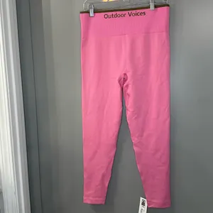 NWT Outdoor Voices Seamless Ribbed 7/8 Leggings Bubblegum Pink Size Large thumbnail 3