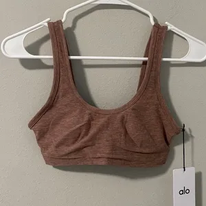 NWT Alo Yoga Alosoft Center Stage Sports Bra Pink Quartz XXS thumbnail 2