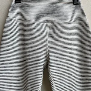 Beyond Yoga Leggings Womens Size Large Black White Stripe Full Length thumbnail 2