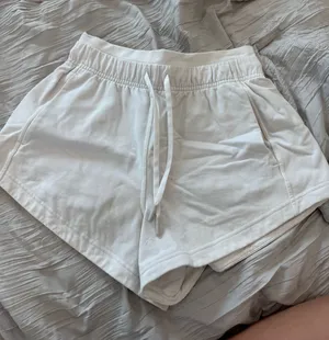 Lululemon Glow Inner 3" Shorts thumbnail 1