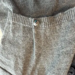 Caché NWT Ruffle Neck SS Sweater Gray Metallic Ribbed Hem‎ Silk Blend Y2K Small thumbnail 10