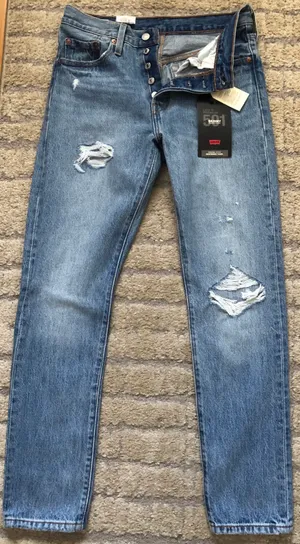 Levis NWT 501 Original Skinny Jeans thumbnail 2