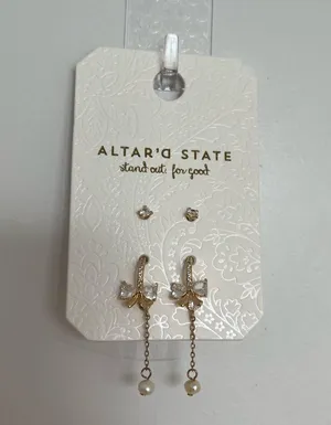 NEW Arula / Altar’d State Gold Bow and Pearl Earring Set NWT thumbnail 3