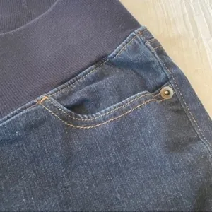 LIZ LANGE Jeans Maternity Dark Wash Pull On Casual Stretch Denim Blue Size 2 thumbnail 2