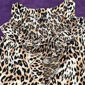 Milano size large leopard print sleeveless blouse with ruffles EUC Tan thumbnail 6