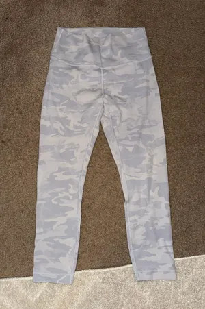 Lululemon Wonder Under High Rise Ribbed Fabric Crop *23 thumbnail 2