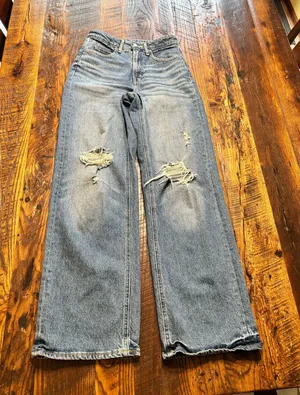 Ladies Old Navy Sky-High Wide Leg Jean Size 0 - excellent condition!! thumbnail 1