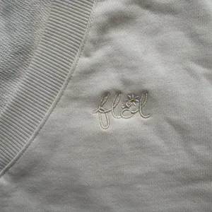For Love & Lemons Top Morgan Sweatshirt Cropped Daisy Floral Embroidered M NWT thumbnail 6