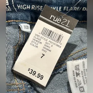 🆕 YMI Women's Classic High Rise Ankle Flare Blue Flare Jeans Size 7/28 thumbnail 8