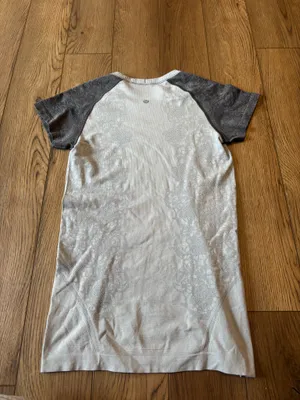 Lululemon Swiftly Tech Short Sleeve thumbnail 2