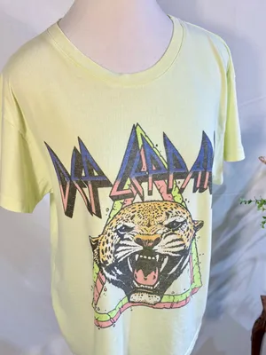 DAYDREAMER Def Leppard Rock Till You Drop Tour ’83 Graphic Band Tee Sz M🧡 thumbnail 7