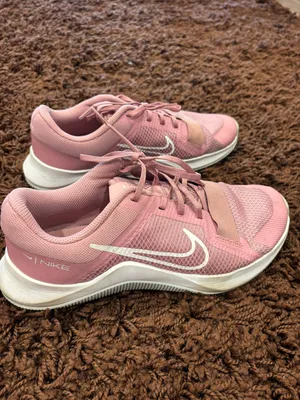 Pink Nike Running Shoes thumbnail 3