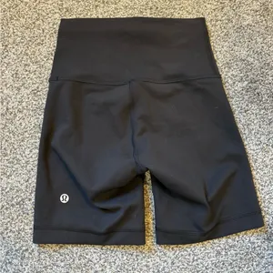 Lululemon Wunder Train Short thumbnail 2