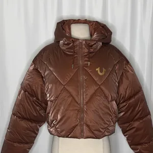 NWT!! TRUE RELIGION High-Shine Metallic Hooded Puffer Jacket Bronze Large thumbnail 3