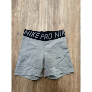 Nike Pro Dri-FIT Women Gray Heathered Compression Athletic Shorts Size M 3672‎ thumbnail 2