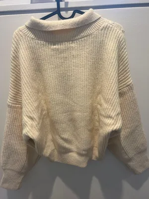 Thick Sweater thumbnail 1