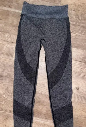PINK - Victoria's Secret Seamless Athletic Leggings thumbnail 2