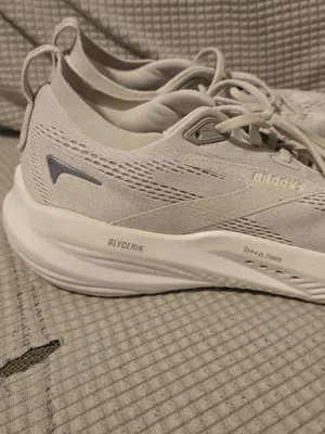 Brooks Women's Athletic Sneakers in Light Beige and Cream thumbnail 4